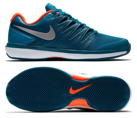 Tennisschuhe. Nike AT